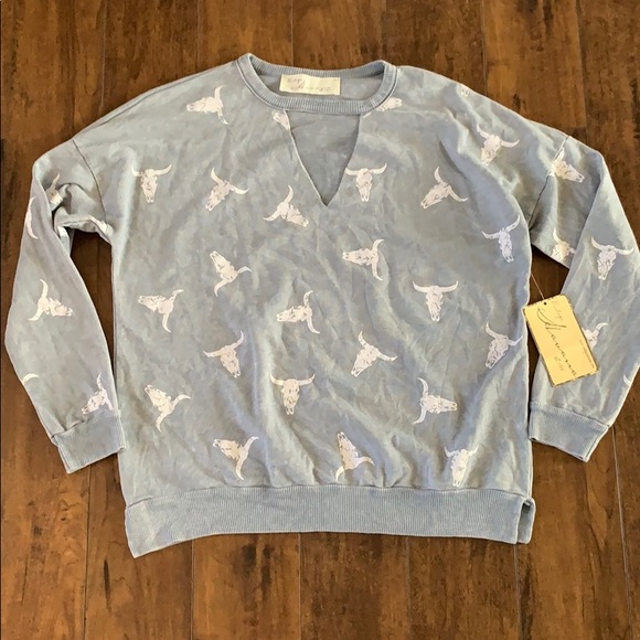 Vintage Havana Tops - NWT Vintage Havana bull sweatshirt